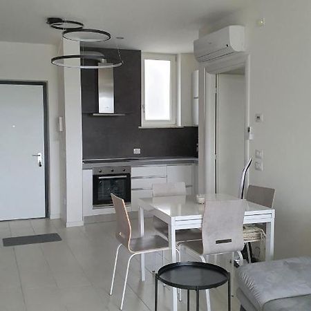 Isola Blu Luxury Apartment ลิโดดิเยโซโล ภายนอก รูปภาพ