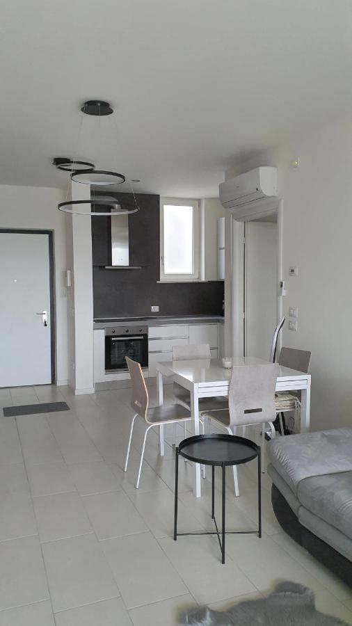 Isola Blu Luxury Apartment ลิโดดิเยโซโล ภายนอก รูปภาพ