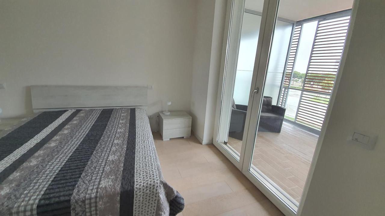 Isola Blu Luxury Apartment ลิโดดิเยโซโล ภายนอก รูปภาพ