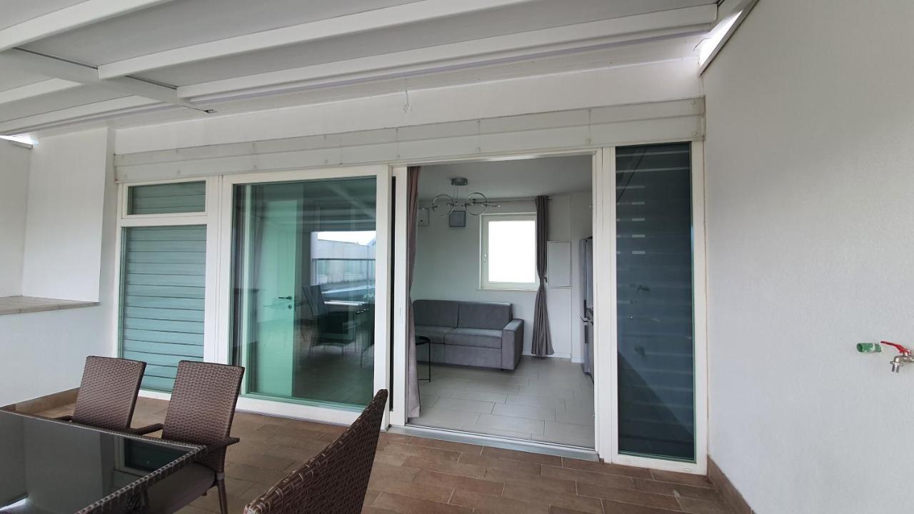 Isola Blu Luxury Apartment ลิโดดิเยโซโล ภายนอก รูปภาพ