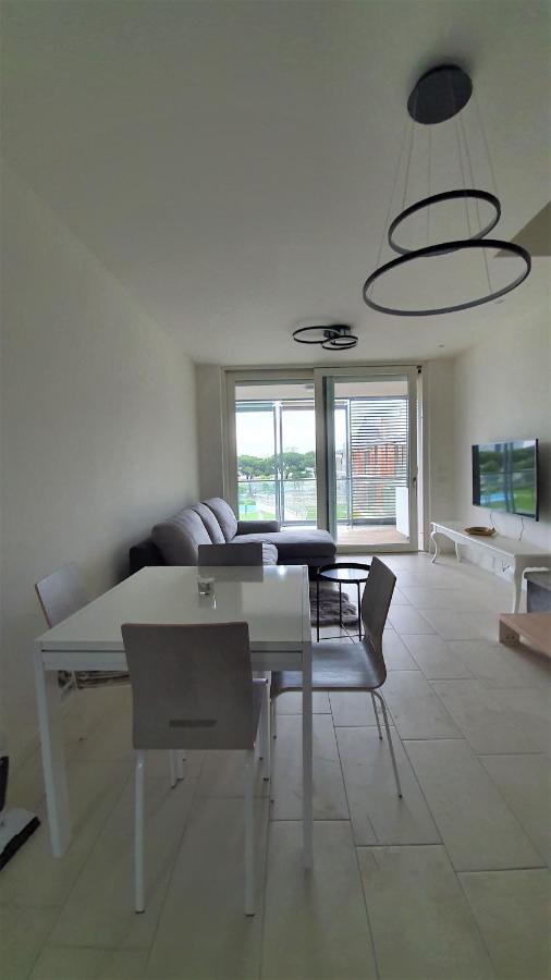 Isola Blu Luxury Apartment ลิโดดิเยโซโล ภายนอก รูปภาพ