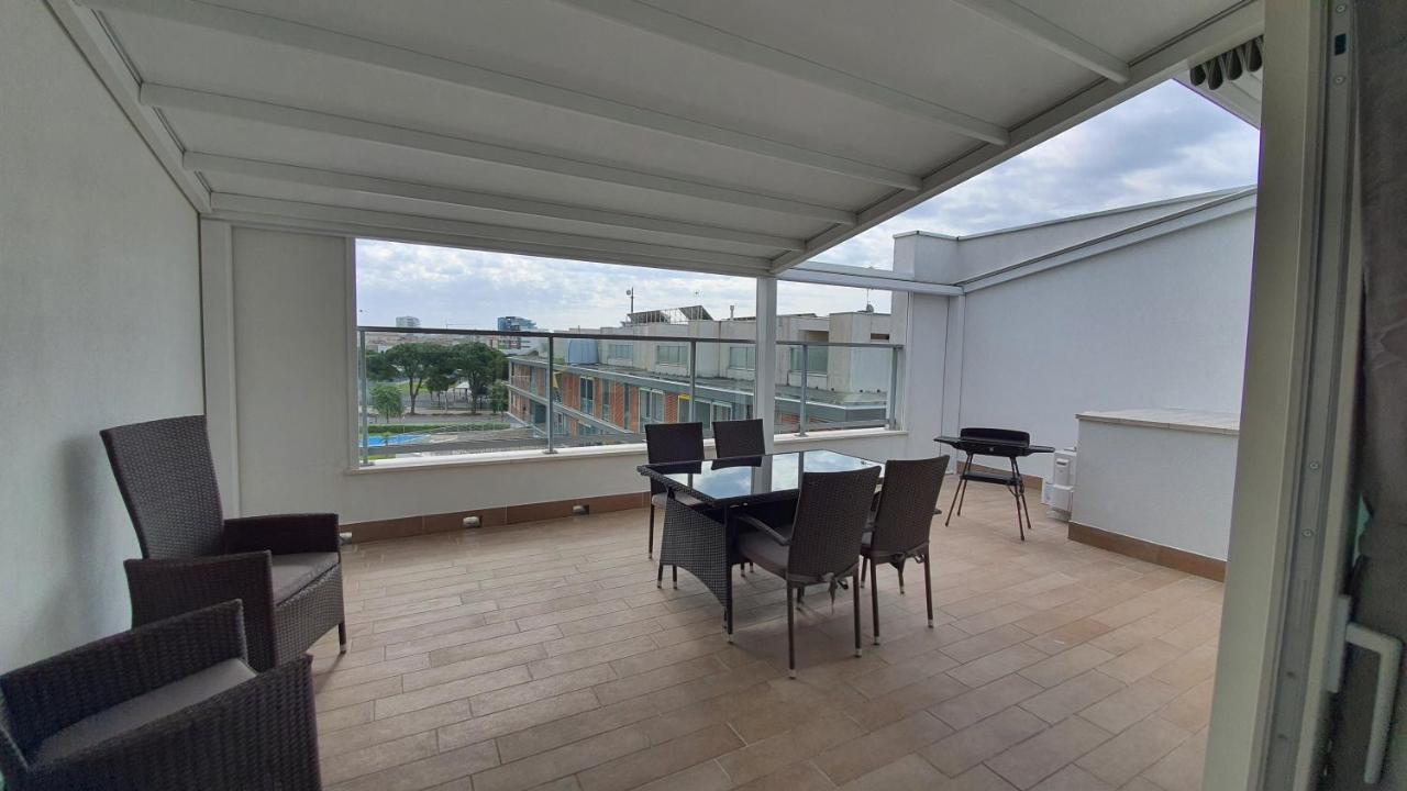 Isola Blu Luxury Apartment ลิโดดิเยโซโล ภายนอก รูปภาพ